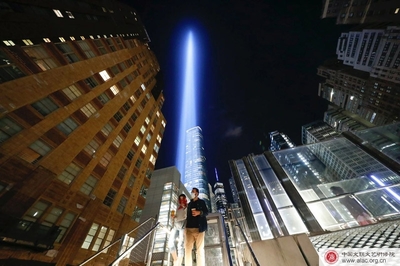 目击疫情下的纽约防护服